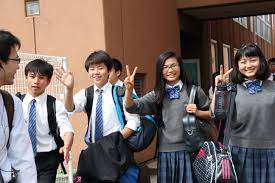 三田国際学園中学高校の制服写真画像まとめ・レビュー口コミ評判・生徒の着こなし・夏服冬服詳細情報