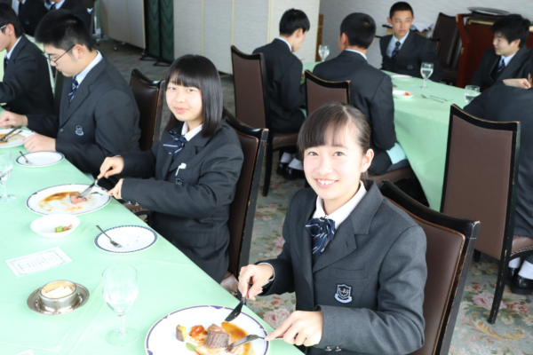 霞ヶ浦高等学校附属中学校・霞ヶ浦高校の制服写真画像まとめ・レビュー口コミ評判・生徒の着こなし・夏服冬服詳細情報