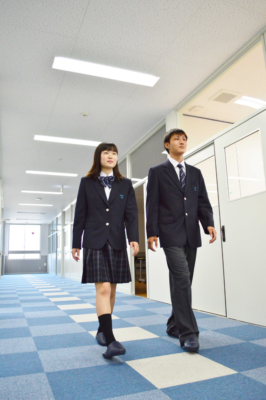 精華学園高校の制服写真画像まとめ・レビュー口コミ評判・生徒の着こなし・夏服冬服詳細情報