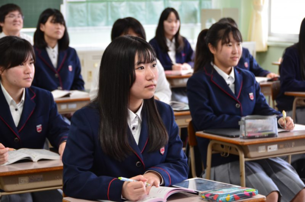 サビエル高校の制服写真画像まとめ・レビュー口コミ評判・生徒の着こなし・夏服冬服詳細情報