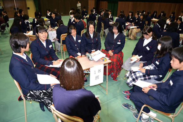 サビエル高校の制服写真画像まとめ・レビュー口コミ評判・生徒の着こなし・夏服冬服詳細情報