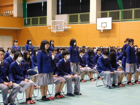 山口県立華陵高校の制服写真画像まとめ・レビュー口コミ評判・生徒の着こなし・夏服冬服詳細情報（かりょう）