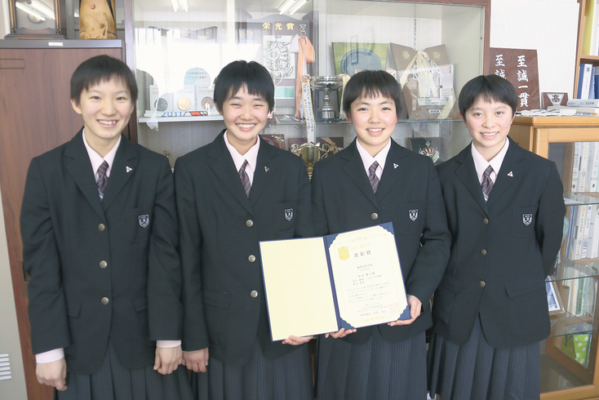 誠英高校の制服写真画像まとめ・レビュー口コミ評判・生徒の着こなし・夏服冬服詳細情報