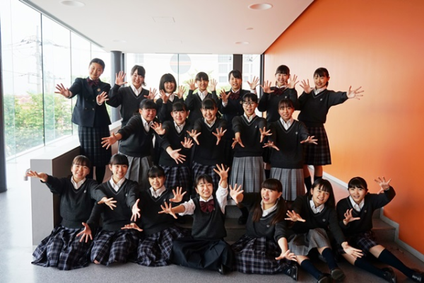埼玉栄中学高校の制服写真画像まとめ・レビュー口コミ評判・生徒の着こなし・夏服冬服詳細情報
