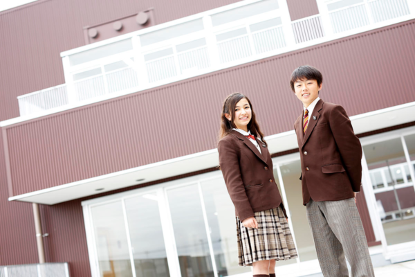 浦和ルーテル学院小中高の制服写真画像動画まとめ・レビュー口コミ評判・生徒の着こなし・夏服冬服詳細情報