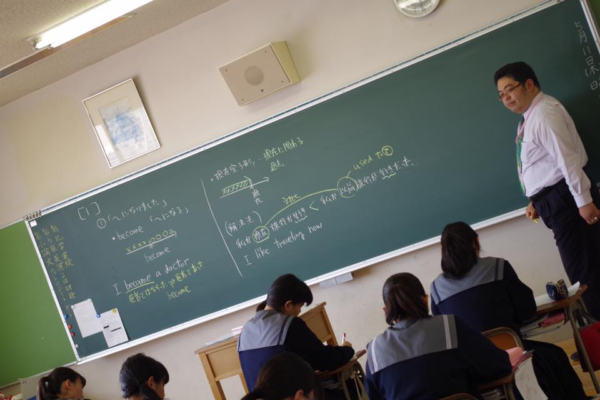 明浄学院高校の制服写真画像動画まとめ・レビュー口コミ評判・生徒の着こなし・夏服冬服詳細情報