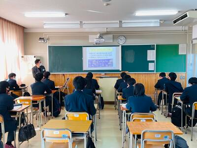 埼玉県立飯能高校の制服写真画像まとめ・レビュー口コミ評判・生徒の着こなし・夏服冬服詳細情報