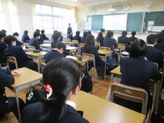 埼玉県立児玉白楊高校の制服写真画像まとめ・レビュー口コミ評判・生徒の着こなし・夏服冬服詳細情報