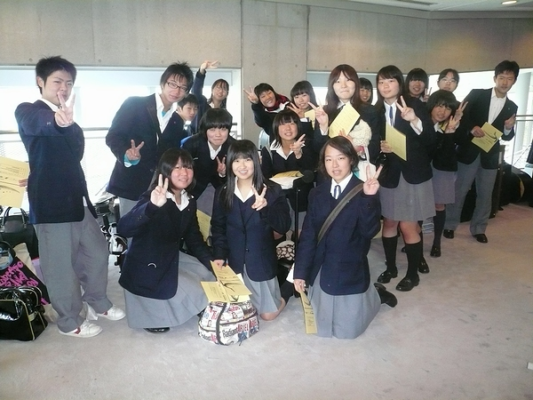大阪府立貝塚高校の制服写真画像まとめ・レビュー口コミ評判・生徒の着こなし・夏服冬服詳細情報