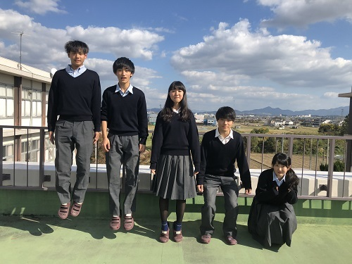 2017新制服】大阪府立金岡高校の制服写真画像まとめ・レビュー口コミ評判・生徒の着こなし・夏服冬服詳細情報│全国中高制服グラム-全国47都道府県の中学校 高等学校制服検索口コミ-