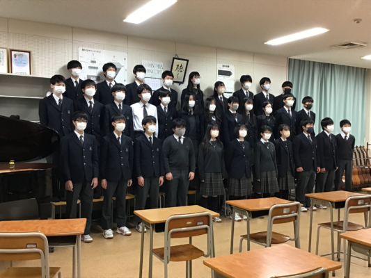 追手門学院大手前中学校・高等学校の制服画像。制服ランキング。