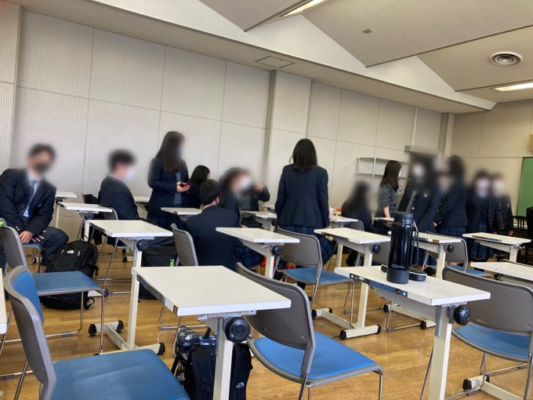 大阪府立枚方なぎさ高校の制服画像・評判着こなし・制服ランキング