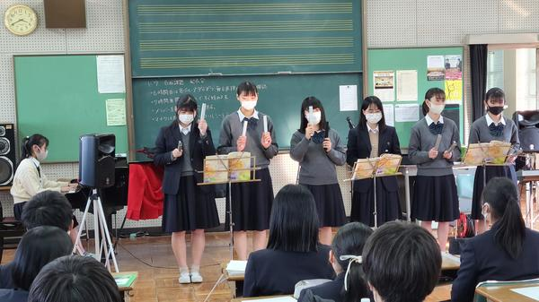 大阪府立牧野高校の制服画像・着こなし評判・制服ランキング