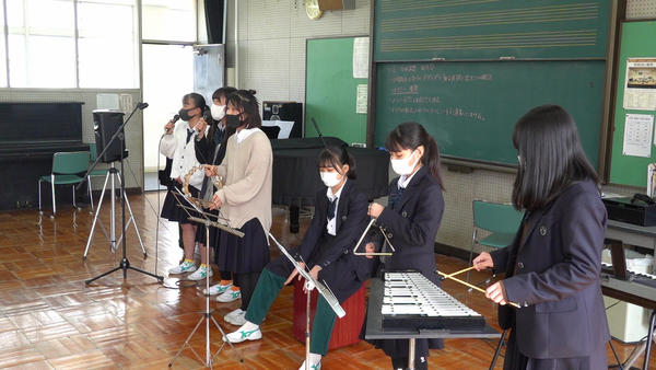 大阪府立牧野高校の制服画像・着こなし評判・制服ランキング