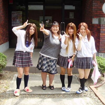 志学会高校の制服写真画像まとめ・レビュー口コミ評判・生徒の着こなし・夏服冬服詳細情報