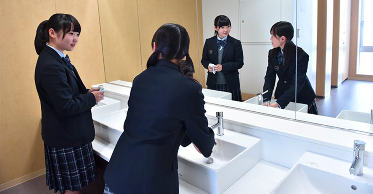 叡明高校の制服写真画像まとめ・レビュー口コミ評判・生徒の着こなし・夏服冬服詳細情報