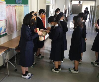 埼玉県立春日部女子高校の制服写真画像まとめ・レビュー口コミ評判・生徒の着こなし・夏服冬服詳細情報