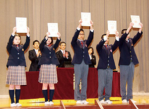 秀明中学校・秀明高校の制服写真画像まとめ・レビュー口コミ評判・生徒の着こなし・夏服冬服詳細情報