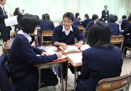 埼玉県立越ヶ谷高校の制服写真画像まとめ・レビュー口コミ評判・生徒の着こなし・夏服冬服詳細情報