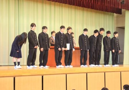 埼玉県立越ヶ谷高校の制服写真画像まとめ・レビュー口コミ評判・生徒の着こなし・夏服冬服詳細情報