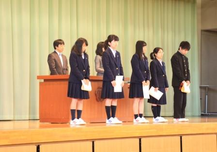 埼玉県立越ヶ谷高校の制服写真画像まとめ・レビュー口コミ評判・生徒の着こなし・夏服冬服詳細情報