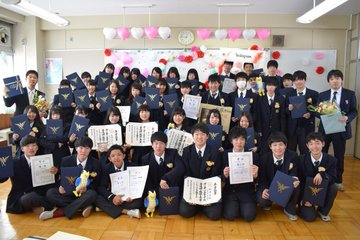 埼玉県立上尾鷹の台高校の制服写真画像まとめ・レビュー口コミ評判・生徒の着こなし・夏服冬服詳細情報