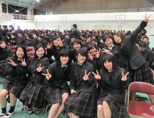 埼玉県立八潮高校の制服写真画像まとめ・レビュー口コミ評判・生徒の着こなし・夏服冬服詳細情報