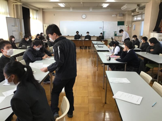 埼玉県立八潮高校の制服写真画像まとめ・レビュー口コミ評判・生徒の着こなし・夏服冬服詳細情報