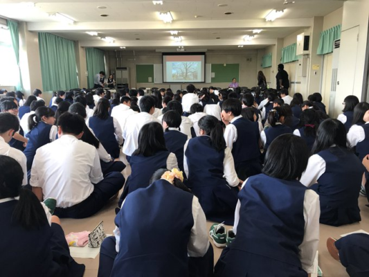 埼玉県立和光国際高校の制服写真画像まとめ・レビュー口コミ評判・生徒の着こなし・夏服冬服詳細情報
