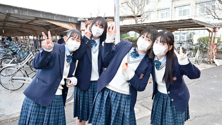 埼玉県立三郷北高校の制服写真画像まとめ・レビュー口コミ評判・生徒の着こなし・夏服冬服詳細情報（みさときた）