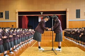 富山県立高岡商業高校の制服写真画像まとめ・レビュー口コミ評判・生徒の着こなし・夏服冬服詳細情報