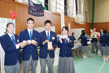 富山県立富山商業高校の制服写真画像まとめ・レビュー口コミ評判・生徒の着こなし・夏服冬服詳細情報
