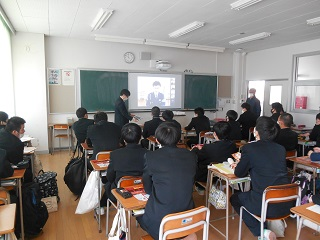 新潟県立新潟県央工業高校の制服写真画像まとめ・レビュー口コミ評判・生徒の着こなし・夏服冬服詳細情報