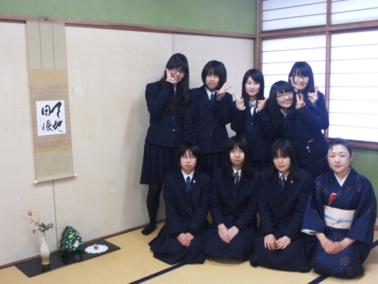 新潟県立巻高校の制服写真画像まとめ・レビュー口コミ評判・生徒の着こなし・夏服冬服詳細情報
