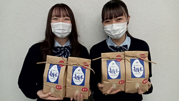 新潟青陵高校の制服写真画像まとめ・レビュー口コミ評判・生徒の着こなし・夏服冬服詳細情報（にいがたせいりょう）