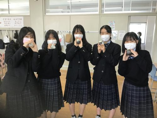 新潟青陵高校の制服写真画像まとめ・レビュー口コミ評判・生徒の着こなし・夏服冬服詳細情報（にいがたせいりょう）