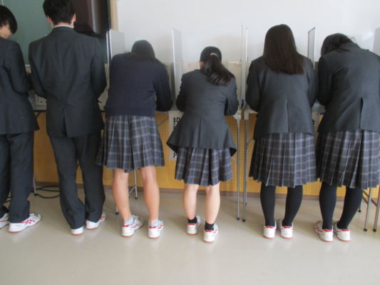 新潟県立小千谷西高校の制服写真画像まとめ・レビュー口コミ評判・生徒の着こなし・夏服冬服詳細情報