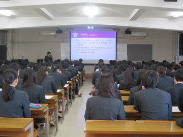 新潟県立小千谷西高校の制服写真画像まとめ・レビュー口コミ評判・生徒の着こなし・夏服冬服詳細情報