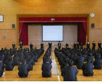 新潟市立万代高校の制服写真画像動画まとめ・レビュー口コミ評判・生徒の着こなし・夏服冬服詳細情報（ばんだいこうこう）