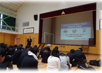 新潟県立荒川高校の制服（標準服）・生徒着用画像まとめ・評判・制服と私服登校生徒の割合等