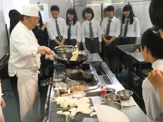 新潟県立巻総合高校の制服写真画像まとめ・レビュー口コミ評判・生徒の着こなし・夏服冬服詳細情報
