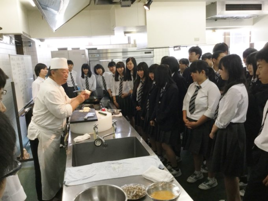 新潟県立巻総合高校の制服写真画像まとめ・レビュー口コミ評判・生徒の着こなし・夏服冬服詳細情報