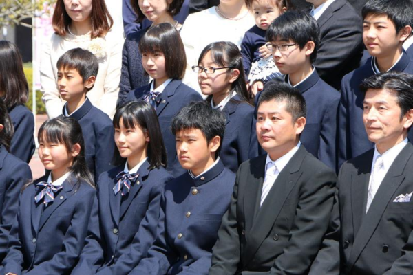山梨学院中学高校の制服写真画像まとめ・レビュー口コミ評判・生徒の着こなし・夏服冬服詳細情報