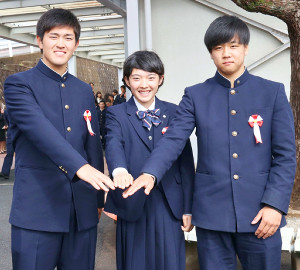 山梨学院中学高校の制服写真画像まとめ・レビュー口コミ評判・生徒の着こなし・夏服冬服詳細情報