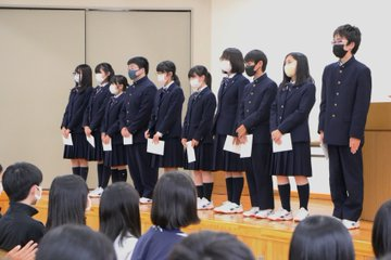 山梨学院中学高校の制服写真画像まとめ・レビュー口コミ評判・生徒の着こなし・夏服冬服詳細情報