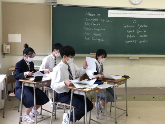 山梨県立吉田高校の制服写真画像まとめ・レビュー口コミ評判・生徒の着こなし・夏服冬服詳細情報