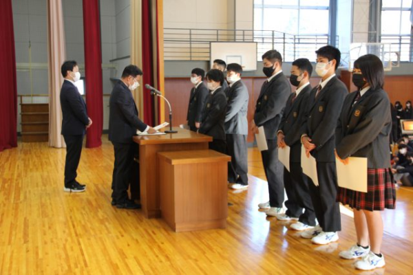 【2020新制服】山梨県立塩山高校の制服写真画像まとめ・レビュー口コミ評判・生徒の着こなし・夏服冬服詳細情報（えんざんこうこう）