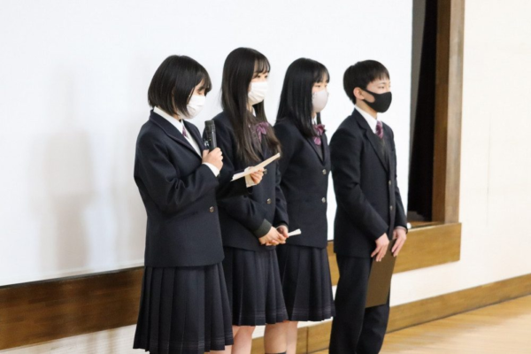 甲府市立甲府商業高校の制服写真画像まとめ・レビュー口コミ評判・生徒の着こなし・夏服冬服詳細情報│全国中高制服グラム-全国47都道府県の中学校高等学校 制服検索口コミ-