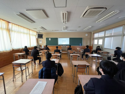 山梨県立韮崎工業高校の制服写真画像まとめ・レビュー口コミ評判・生徒の着こなし・夏服冬服詳細情報