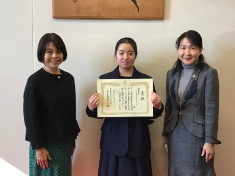 山梨英和中学校・高校の制服写真画像まとめ・レビュー口コミ評判・生徒の着こなし・夏服冬服詳細情報